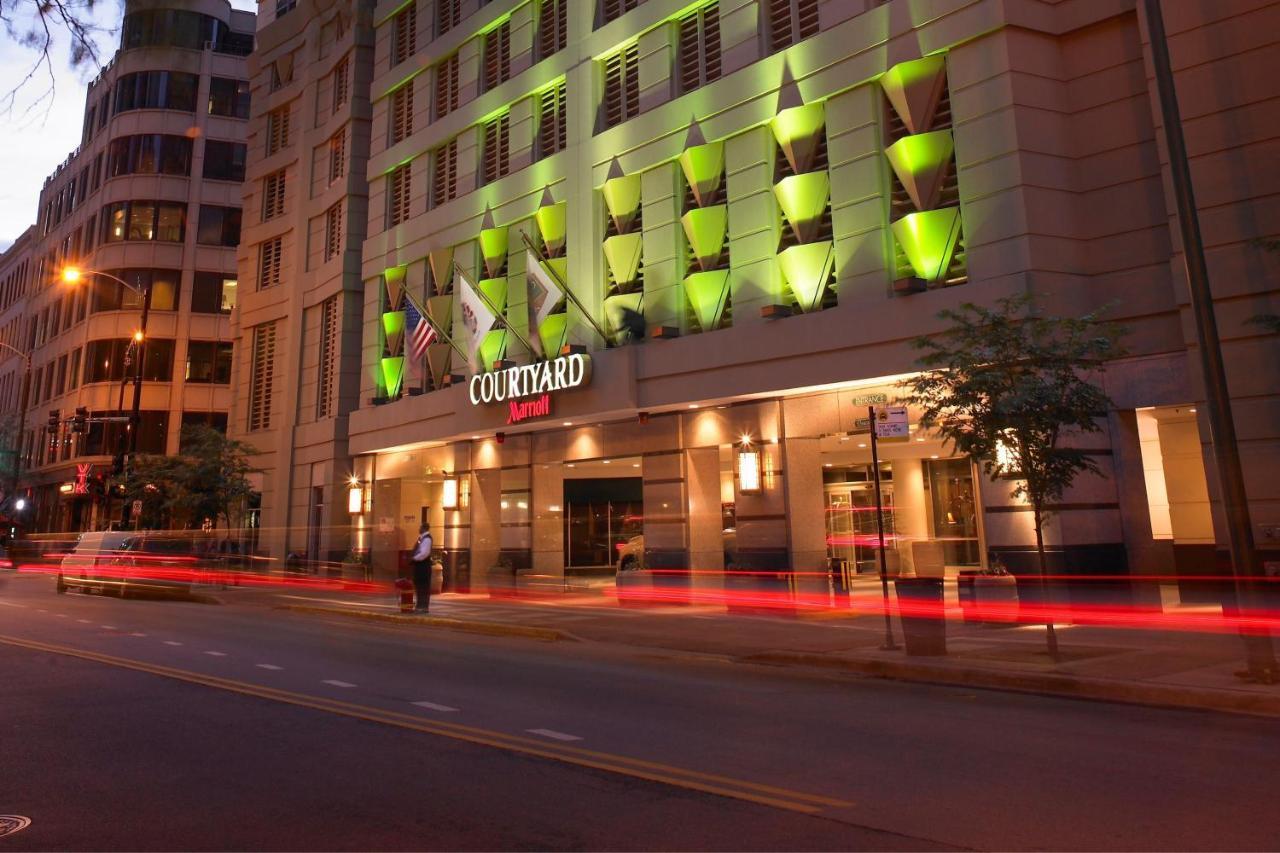 Courtyard By Marriott Chicago Downtown/River North Exterior foto